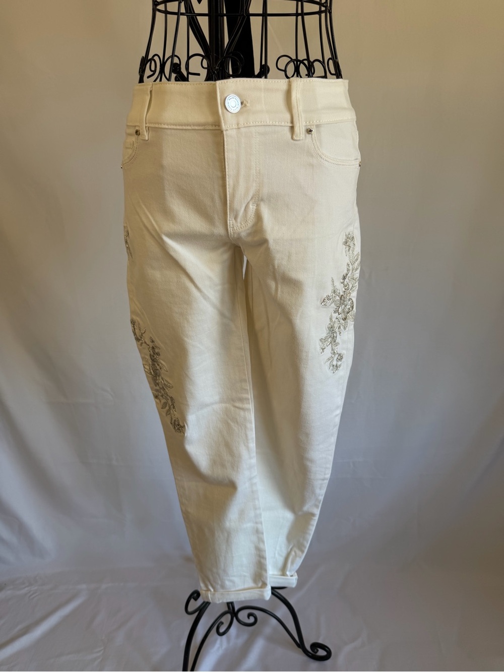 White House Black Market Cream Embroidered Cropped Pants